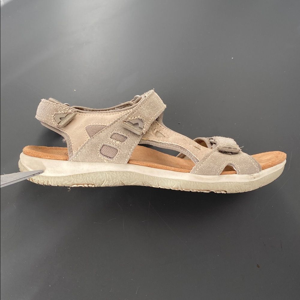 Earth Origins Savoy Skylar Sandals Womens 10 M Taupe Suede Straps Cross River